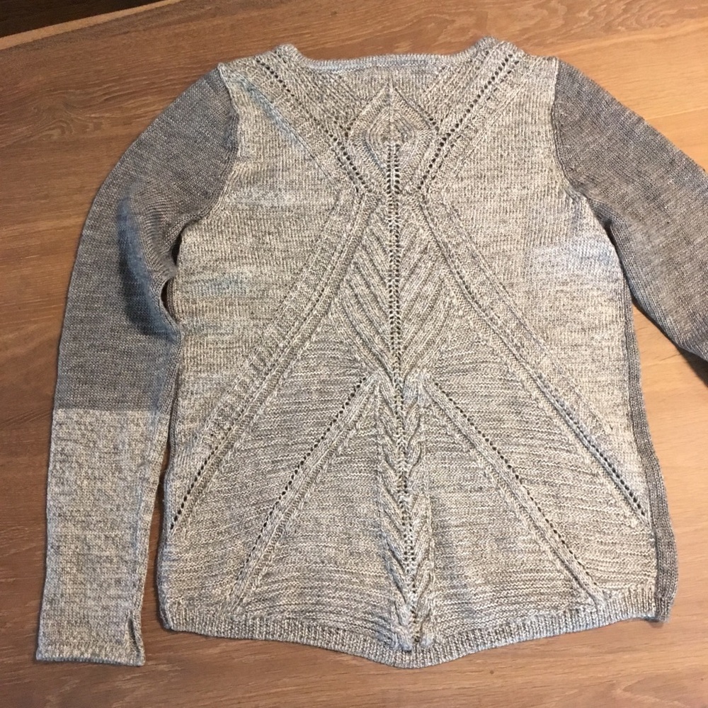 The Limited Outback sweater women’s size M